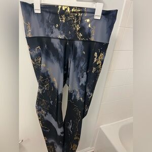 Extra High Rise Marble Leggings
